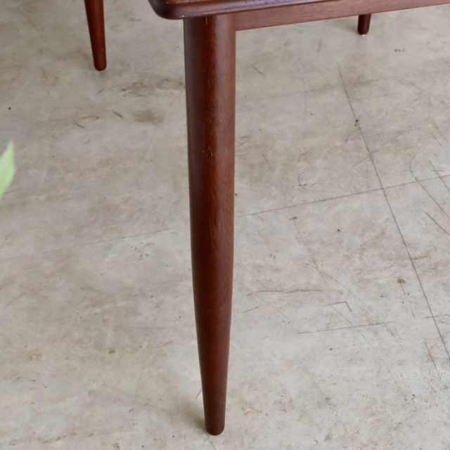 ビンテージのダイニングテーブルの詳細