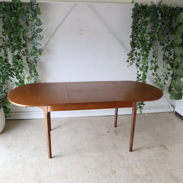 ネイサン（NATHAN）製ビンテージのダイニングテーブルの広げた天板