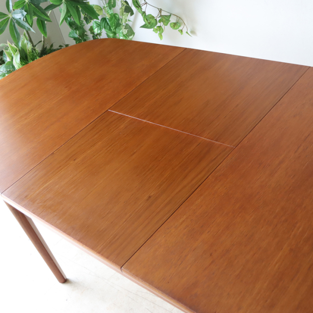 ネイサン（NATHAN）製ビンテージのダイニングテーブルの天板