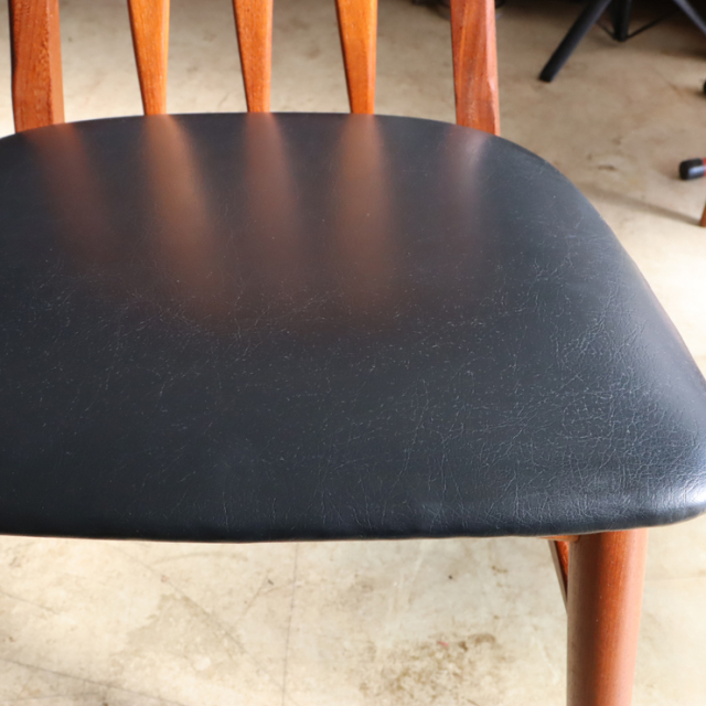 コフォードホーンズレッド（KOEFOEDSHORNSLET)社製ビンテージのダイニングチェアの詳細