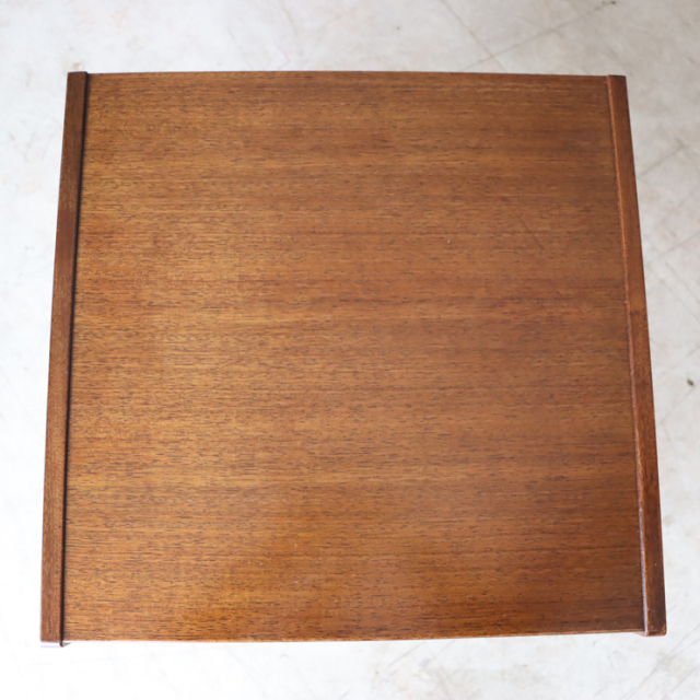 122096 ジープラン（G-plan）製ビンテージのベッドサイドキャビネット