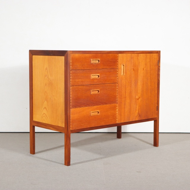 DENMARK  CABINET  商品番号30080