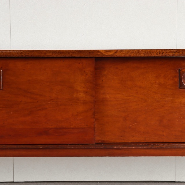 英国ヴィンテージのチーク材のサイドボード