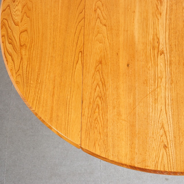 アーコールErcolのダイニングテーブル