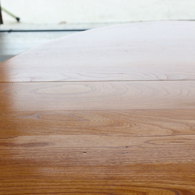 アーコールErcolのダイニングテーブル