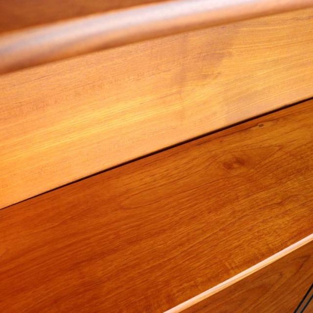 英国ヴィンテージであるターニッジturnidgeのキャビネット