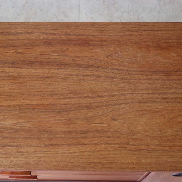 無垢のほう。 アバロンAVALON製サイドボード