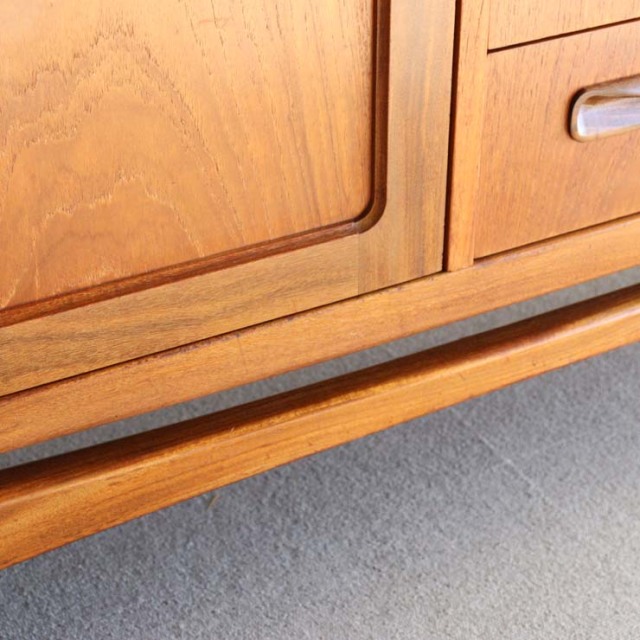 ジープランG-PLANのサイドボード「ロングジョン」