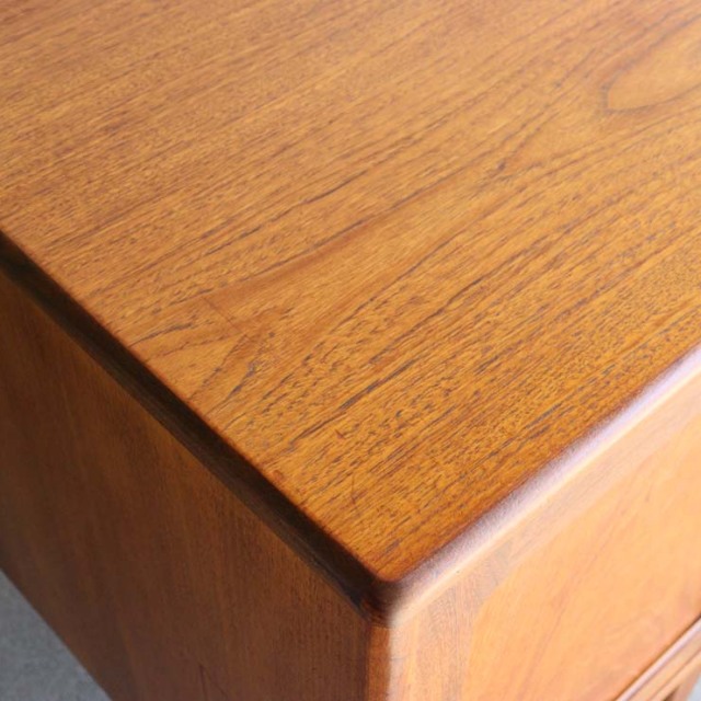 ジープランG-PLANのサイドボード「ロングジョン」