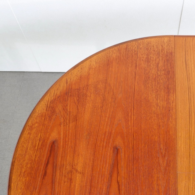 ジープランG-PLANのダイニングテーブル