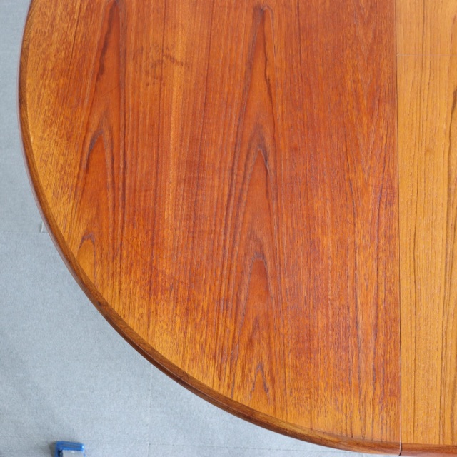 ジープランG-PLANのダイニングテーブル