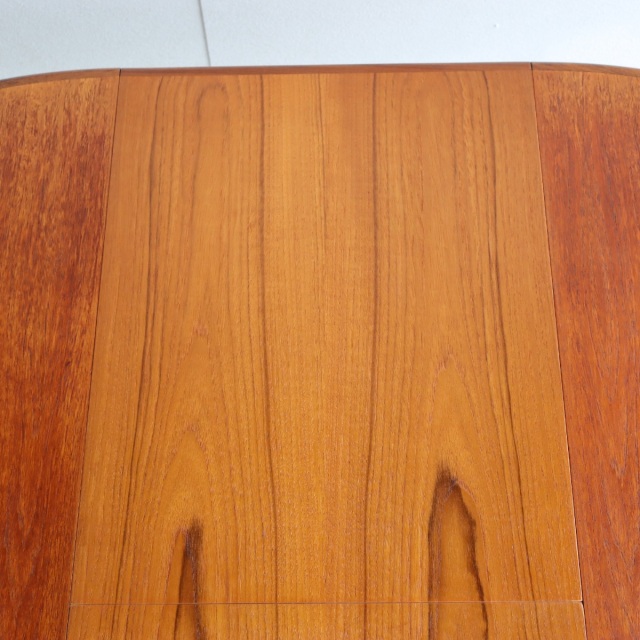 ジープランG-PLANのダイニングテーブル