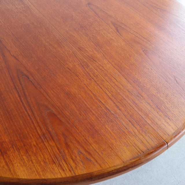 ジープランG-PLANのダイニングテーブル