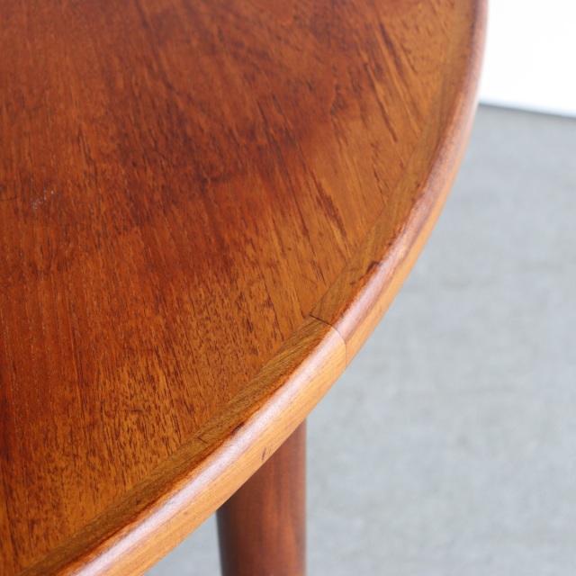 ジープランG-PLANのダイニングテーブル