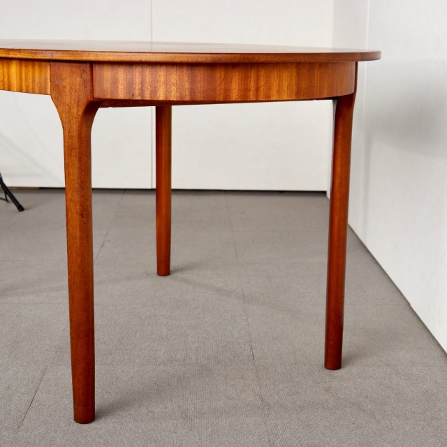 マッキントッシュMacintoshのダイニングテーブル