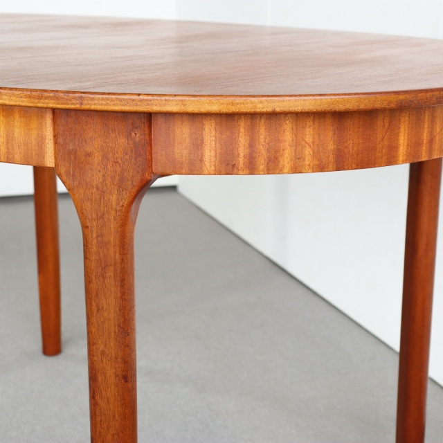 マッキントッシュMacintoshのダイニングテーブル