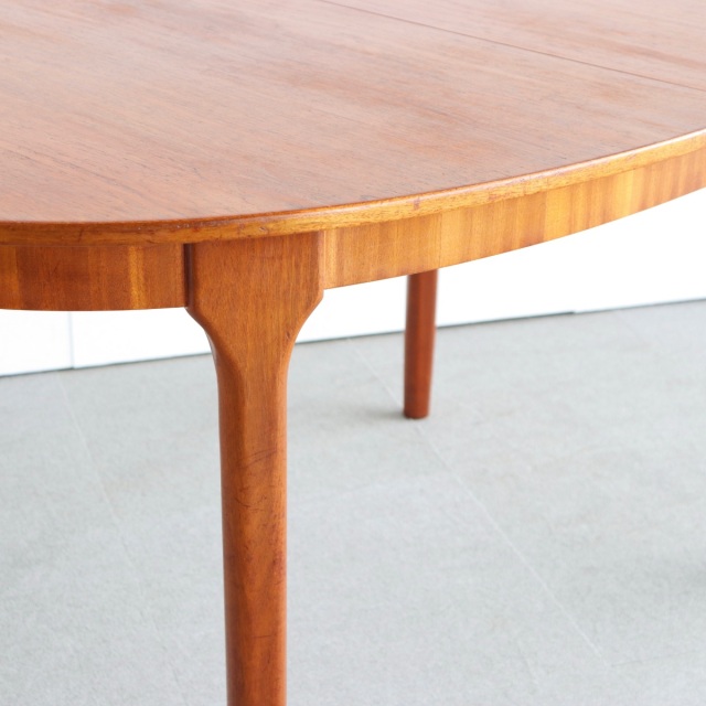 マッキントッシュMacintoshのダイニングテーブル