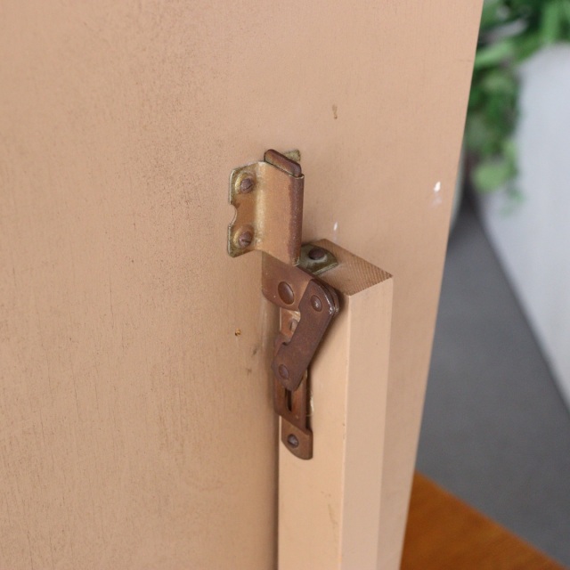 英国産ヴィンテージのドレッサー