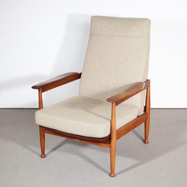 ガイロジャース製アームチェア。贅沢な一人掛けソファが暮らしに穏やかをもたらす。