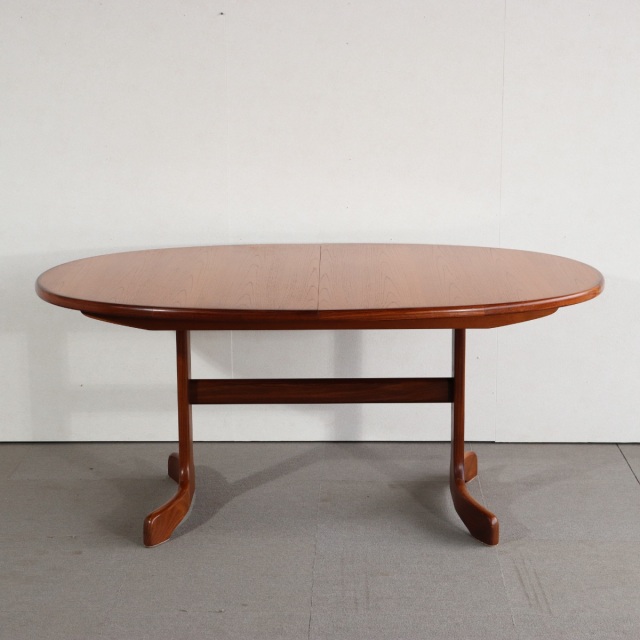 ジープランG-PLANのダイニングテーブル