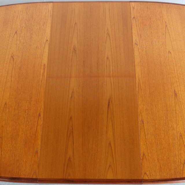 ジープランG-PLANのダイニングテーブル