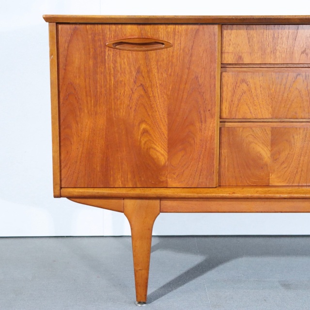 ジェンティークJENTIQUEのサイドボード