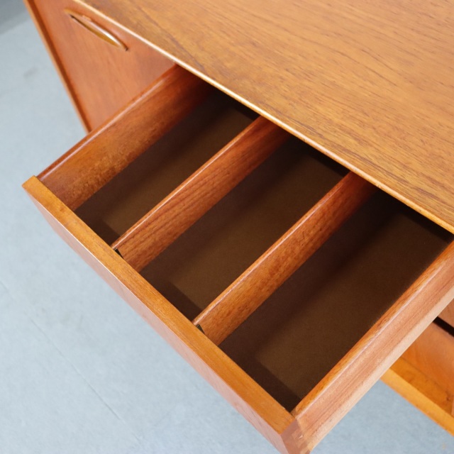 ジェンティークJENTIQUEのサイドボード