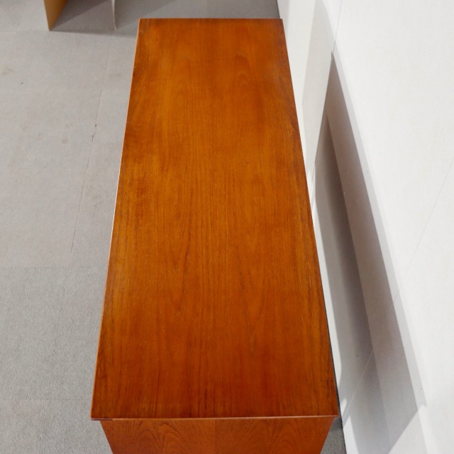 ジェンティークJENTIQUEのサイドボード