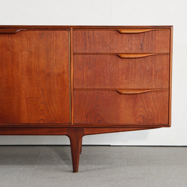 マッキントッシュMacintoshのサイドボード