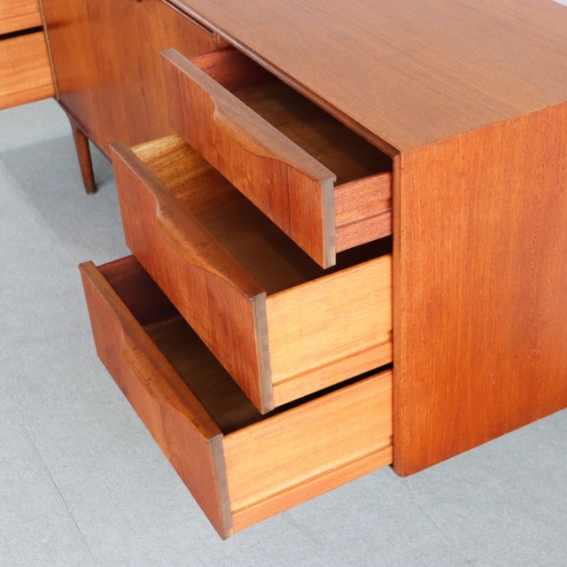 マッキントッシュMacintoshのサイドボード