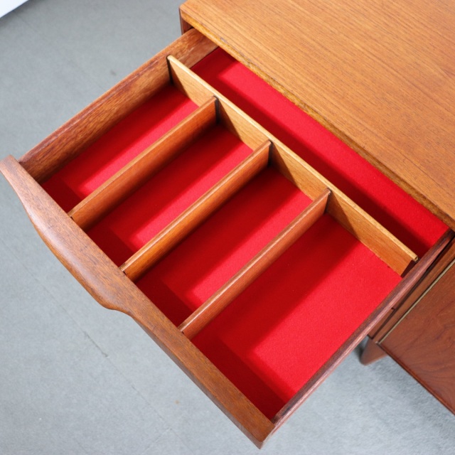 マッキントッシュMacintoshのサイドボード