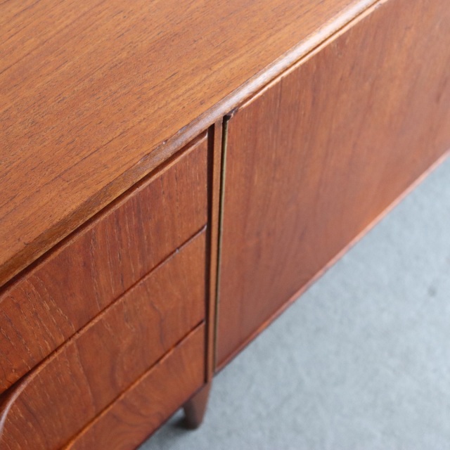 マッキントッシュMacintoshのサイドボード