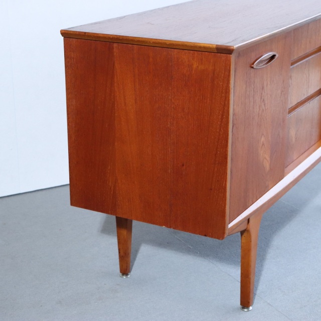 ジェンティークJENTIQUEのサイドボード