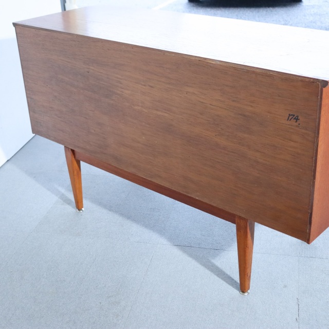 ジェンティークJENTIQUEのサイドボード