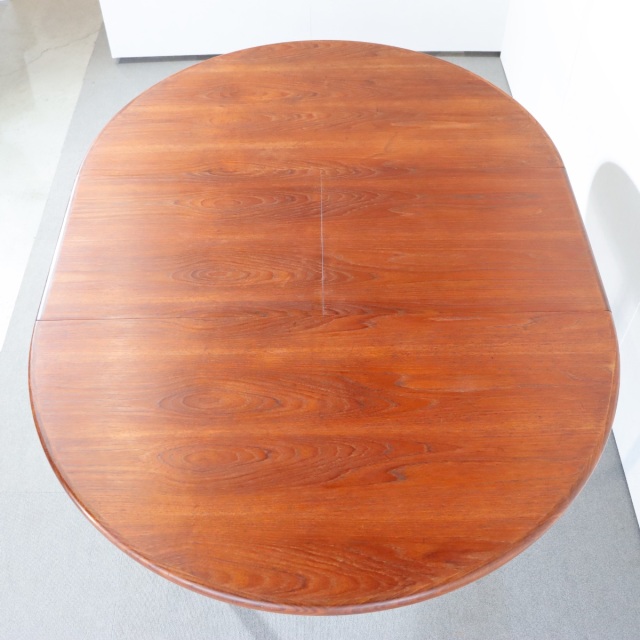 ジープランG-Planのダイニングテーブル