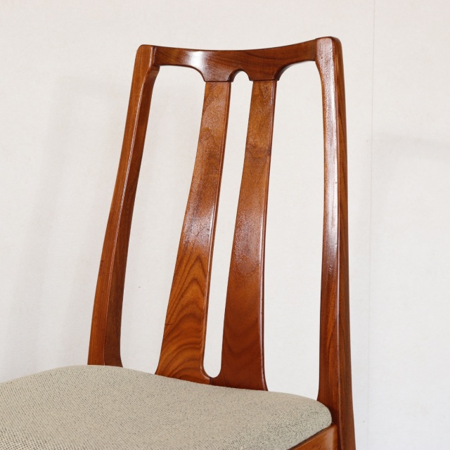 ネイサンNATHANのヴィンテージダイニングチェア。チーク材。