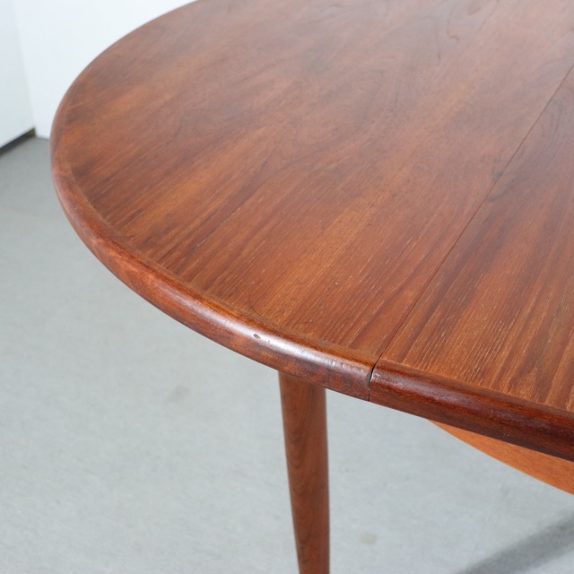 ジープランG-Planのダイニングテーブル