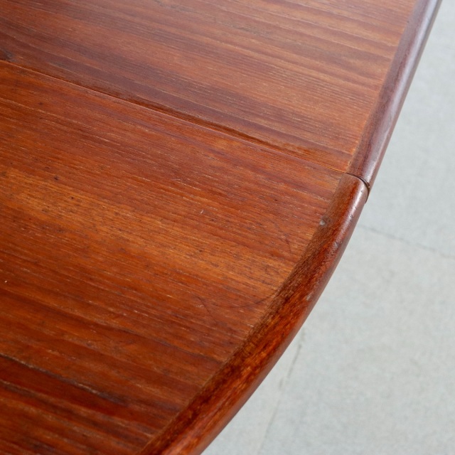 ジープランG-Planのダイニングテーブル