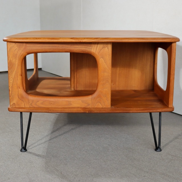 アーコールERCOLのコーヒーテーブル