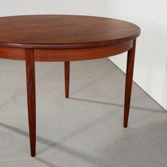 ジープランG-Planのダイニングテーブル