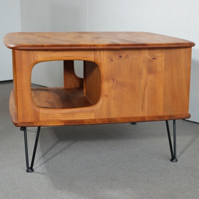 アーコールERCOLのコーヒーテーブル