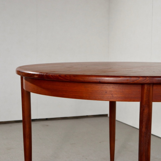 ジープランG-Planのダイニングテーブル