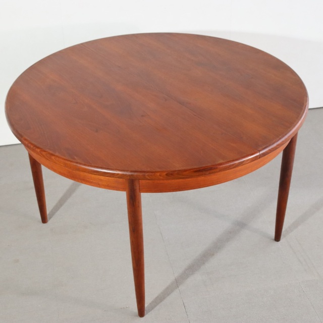 ジープランG-Planのダイニングテーブル