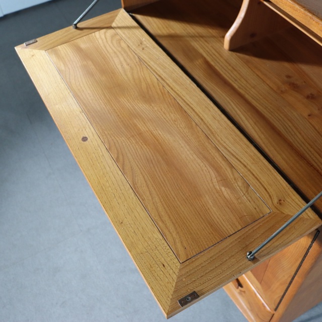 アーコールERCOLのキャビネット