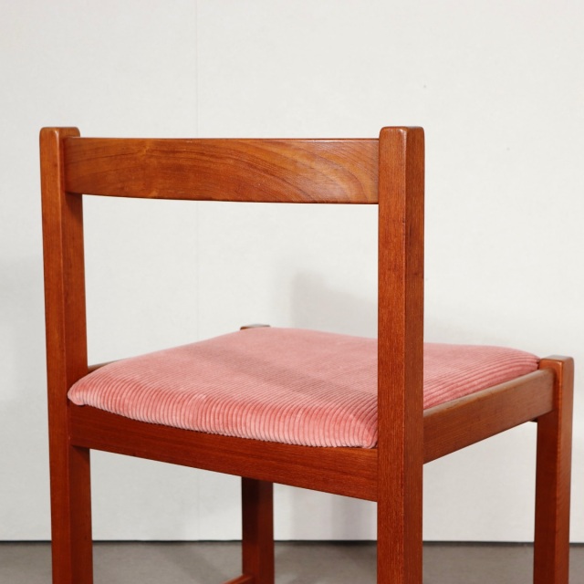 英国ヴィンテージのダイニングチェア