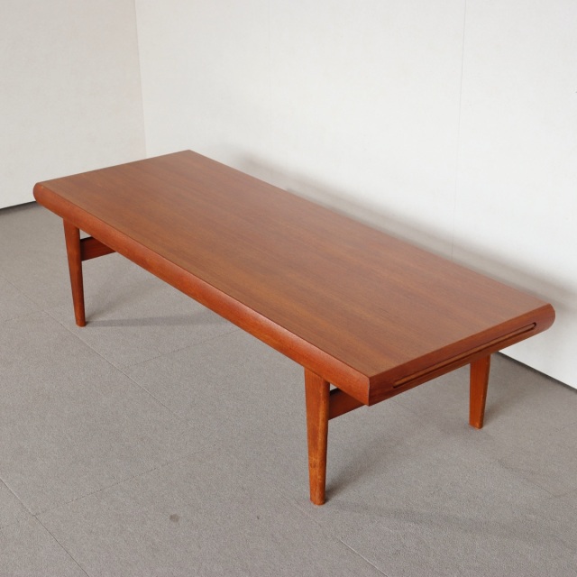 デンマーク製チーク材のヴィンテージコーヒーテーブル
