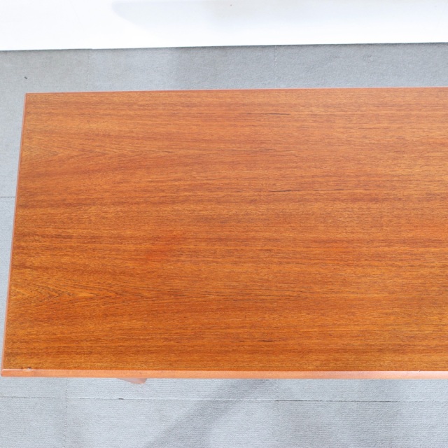 デンマーク製チーク材のヴィンテージコーヒーテーブル