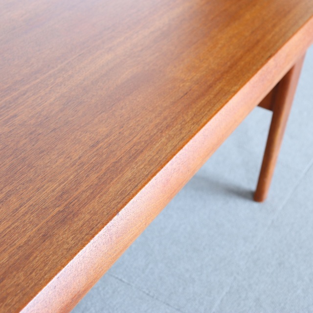 デンマーク製チーク材のヴィンテージコーヒーテーブル