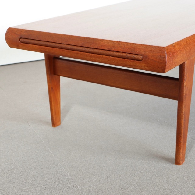 デンマーク製 チーク無垢材 コーヒーテーブル 北欧ビンテージ ZR24118 デンマーク製 チーク無垢材 コーヒーテーブル 北欧ビンテージ