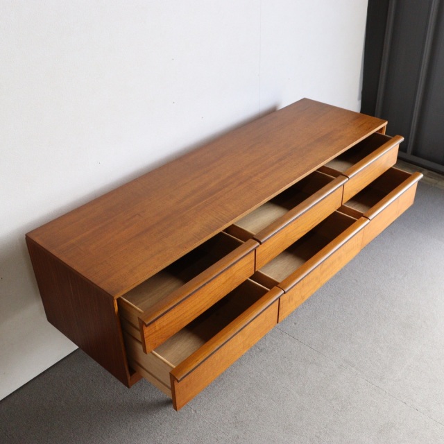 オースティンスイートAustinsuiteのサイドボード